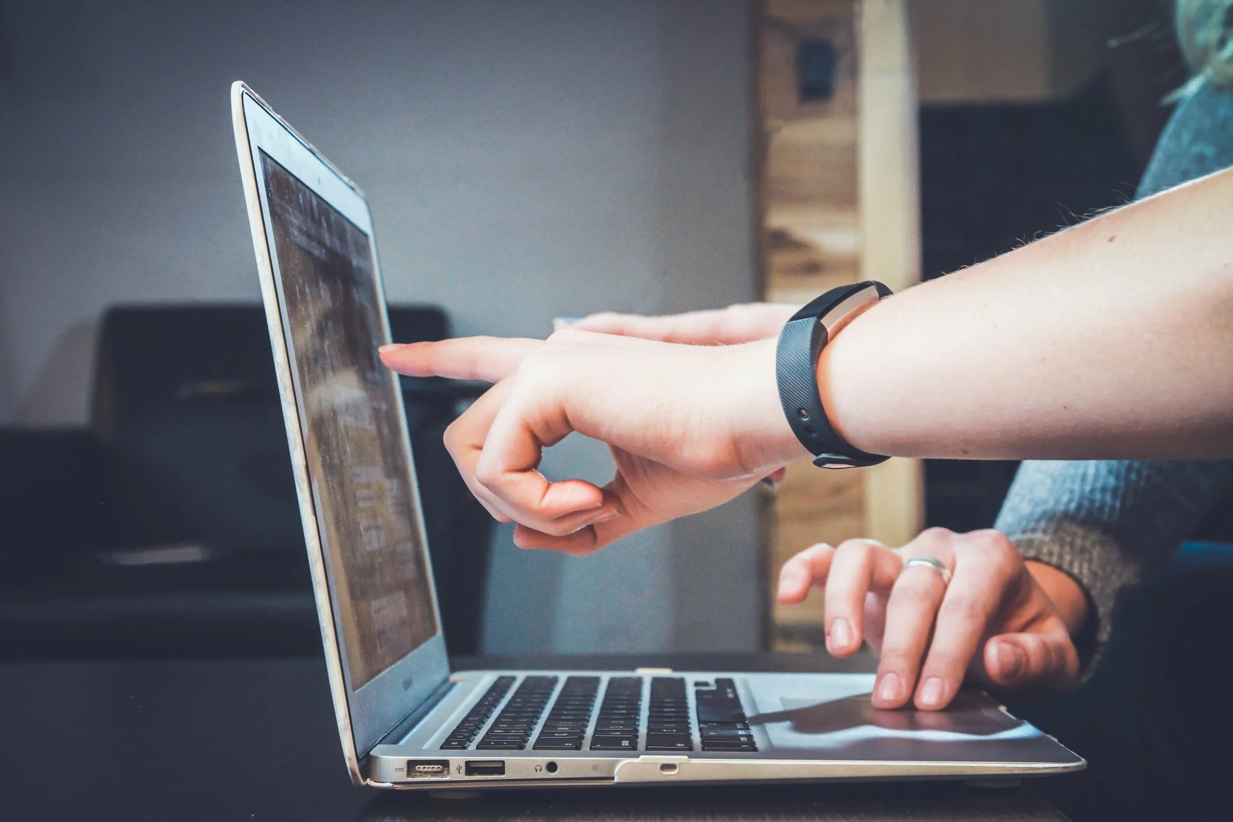 Top 4 Website Builders for Yoga Teachers in 2026